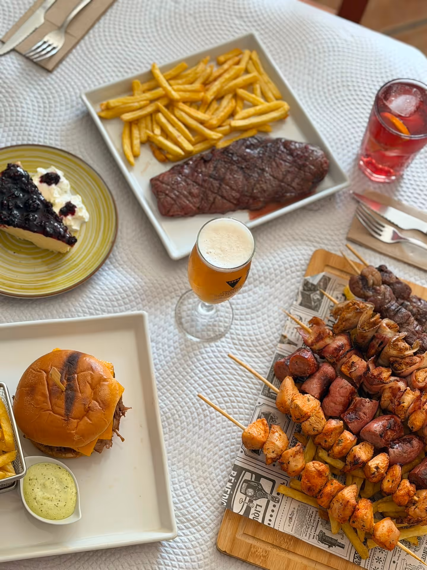 Ambiente del Restaurante Don Quijote Estremera en Estremera, Madrid 23