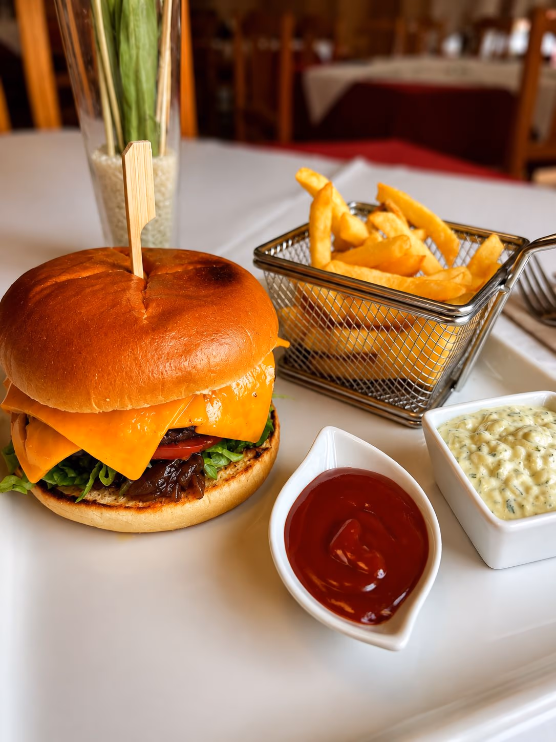 Hamburguesa Estremera — Restaurante Don Quijote Estremera, Estremera (Madrid)